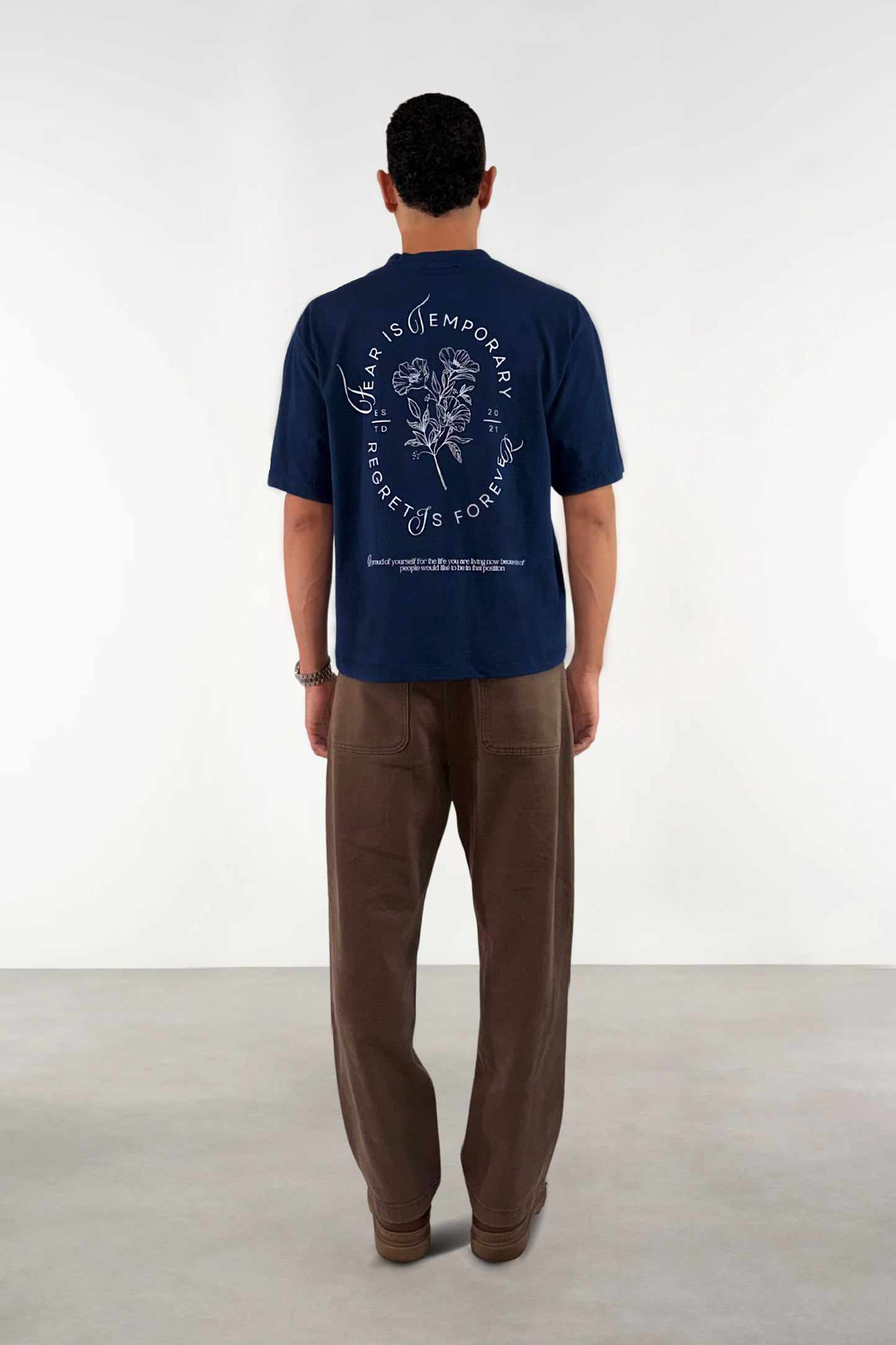 Flores relaxed cropped fit  T-shirt