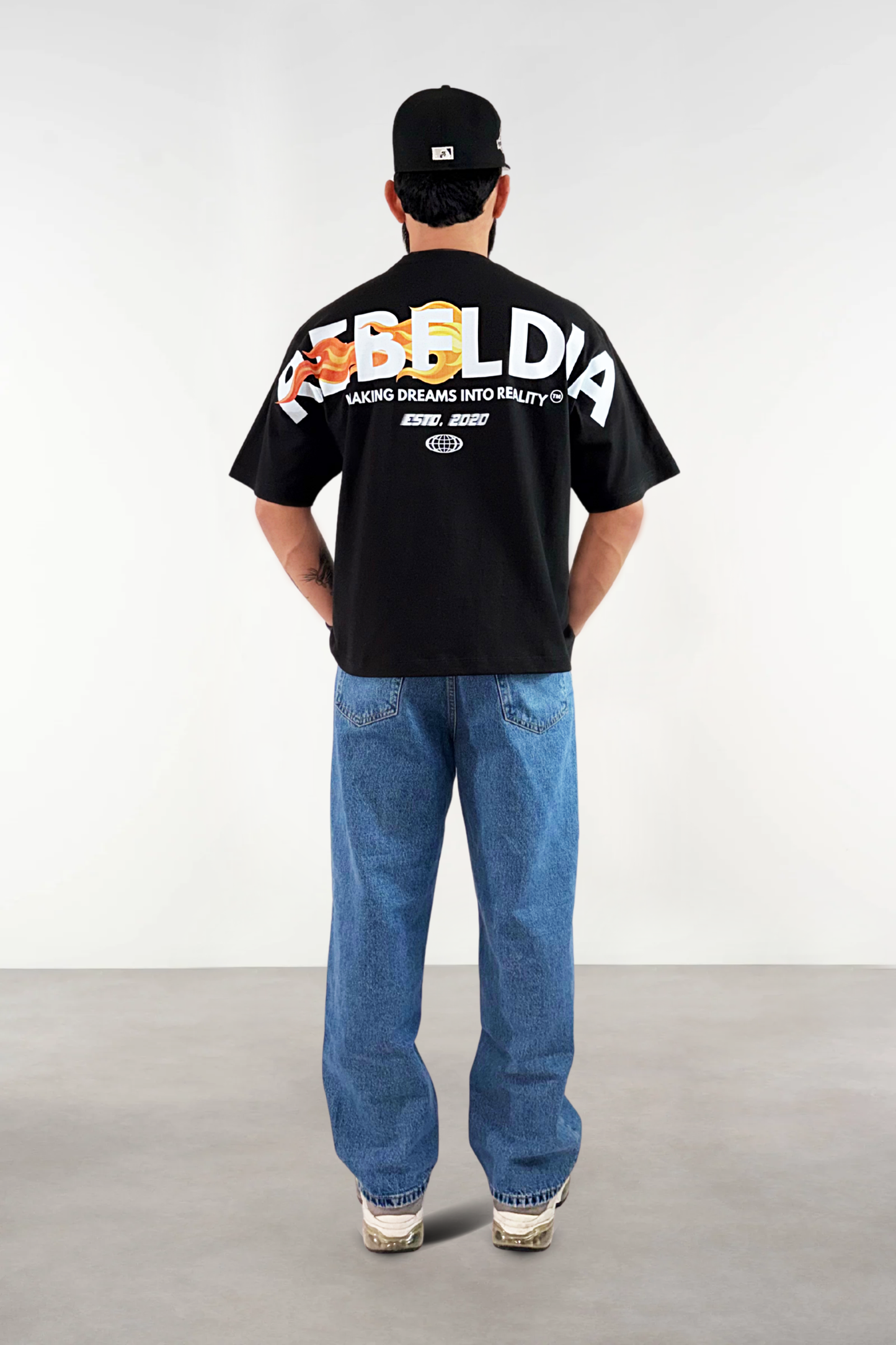 REBELDIA relaxed cropped fit T-shirt