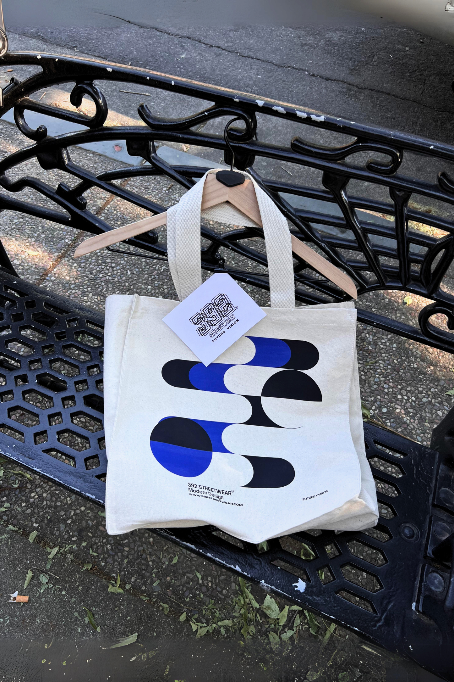 M design shopper bag